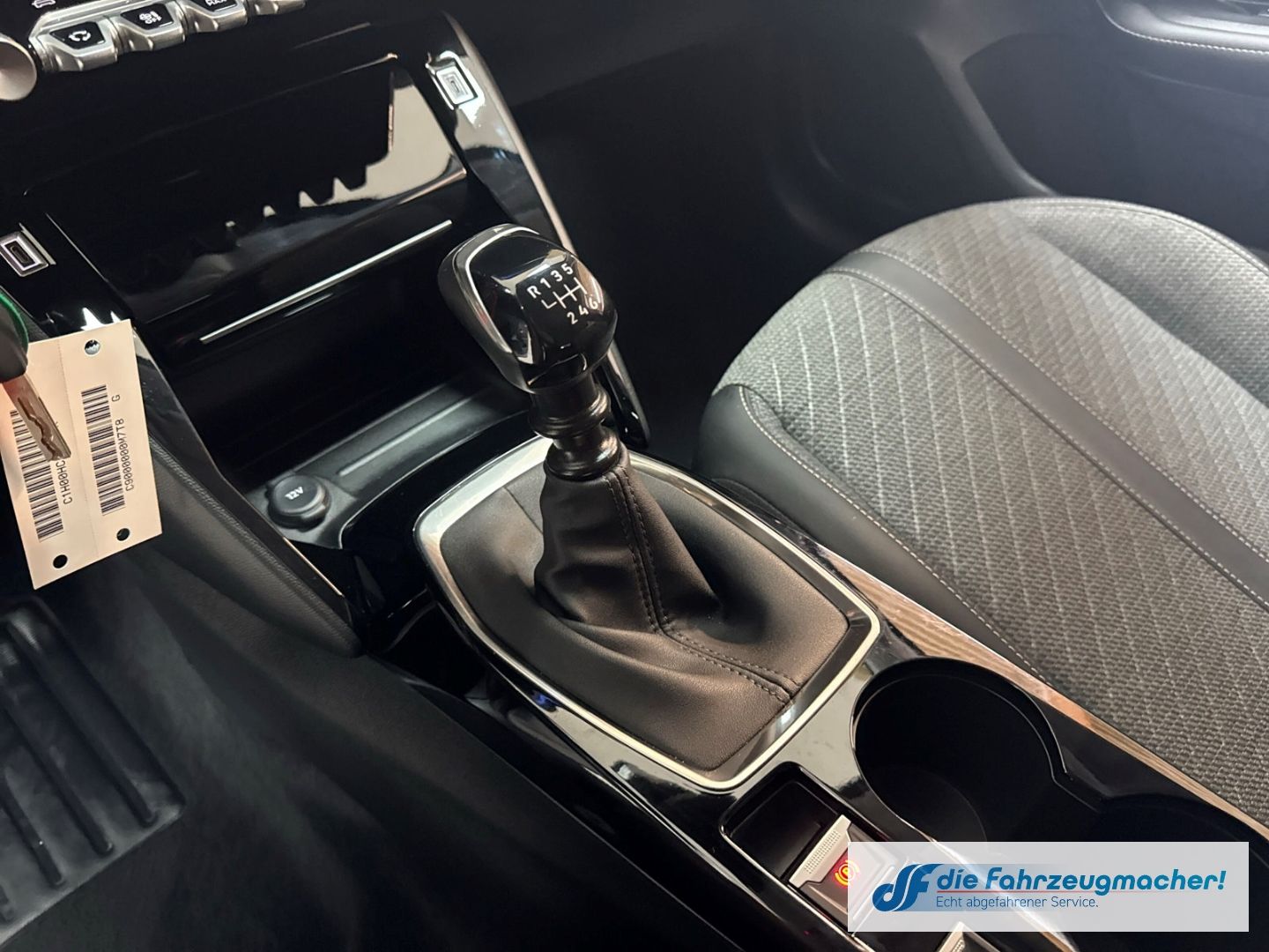 Fahrzeugabbildung Peugeot 208 Allure Navi Digitales Cockpit LED Apple CarP