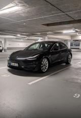 Tesla Model 3 Allradantrieb mit Dualmotor Long Range  - Tesla Model 3 Gebrauchtwagen in Frankfurt