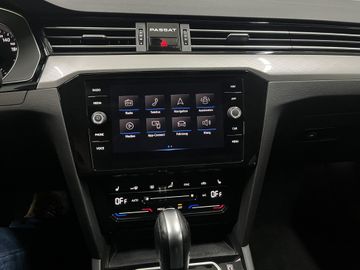 Volkswagen Passat - 12