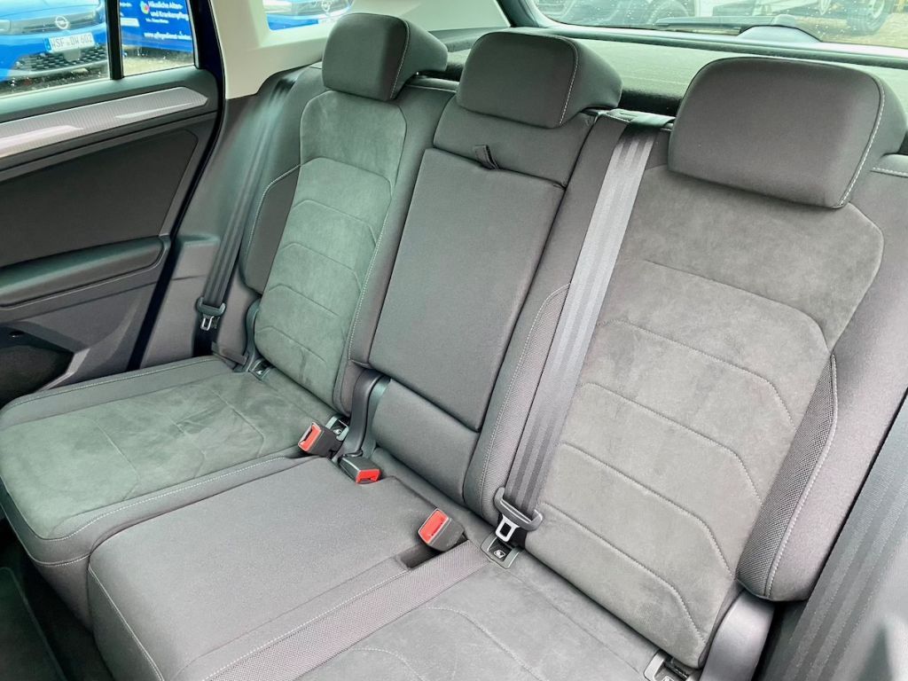 Fahrzeugabbildung Volkswagen Tiguan 1.5 TSI Life AAC NAVI SHZ PDC MASSAGE