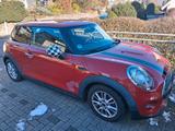 MINI One Metropolitan  - MINI MINI: Metropolitan