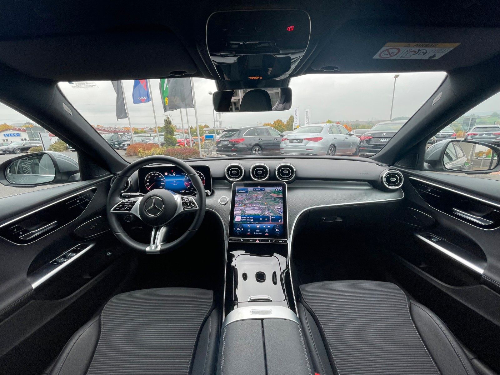 Fahrzeugabbildung Mercedes-Benz C 180 AVANTGARDE R-Kamera+AHK+TOTW+Ambiente