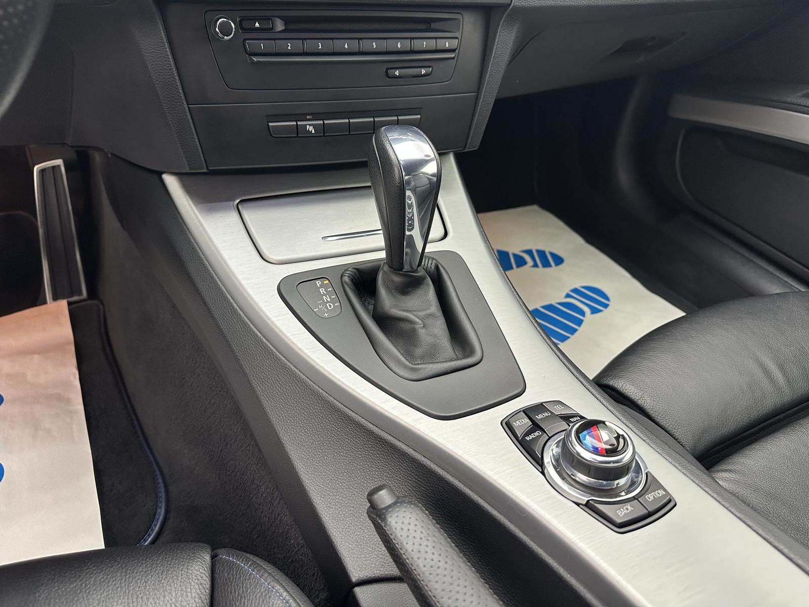 BMW 325 I M SPORT "NAVI-LEDER-SITZH-PDC-MULTI-TEMPO" | 218 ch | BVA | SYSTÈME DE NAVIGATION | CUIR INTÉGRAL | SIÈGES CHAUFFANTS