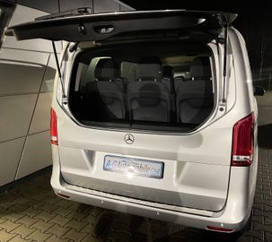 Mercedes V 220 - 11