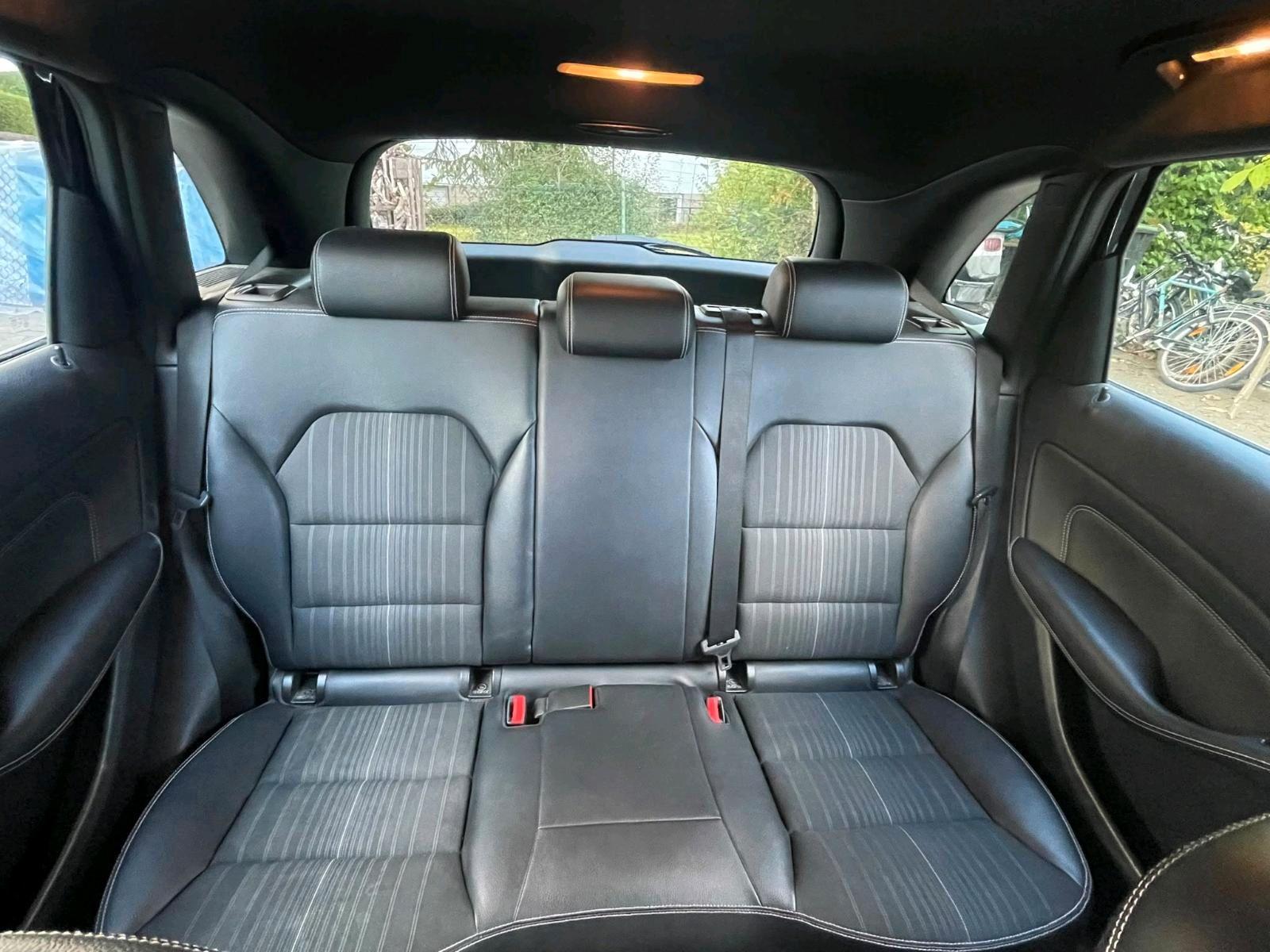 Mercedes-Benz B180 2012 — photo 11