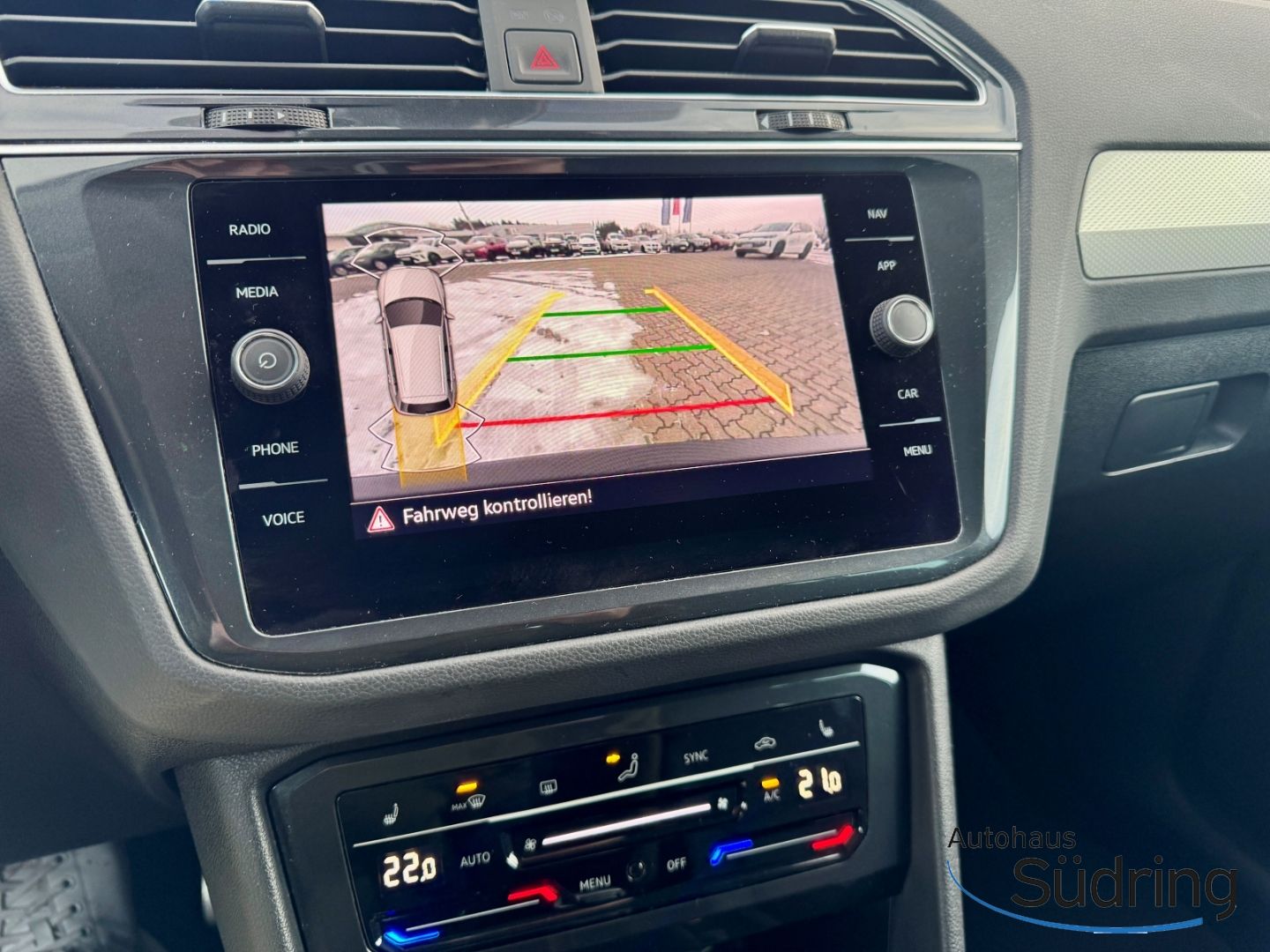 Tiguan 1,5 TSI Move DSG AHK Navi LED ACC Rfk.