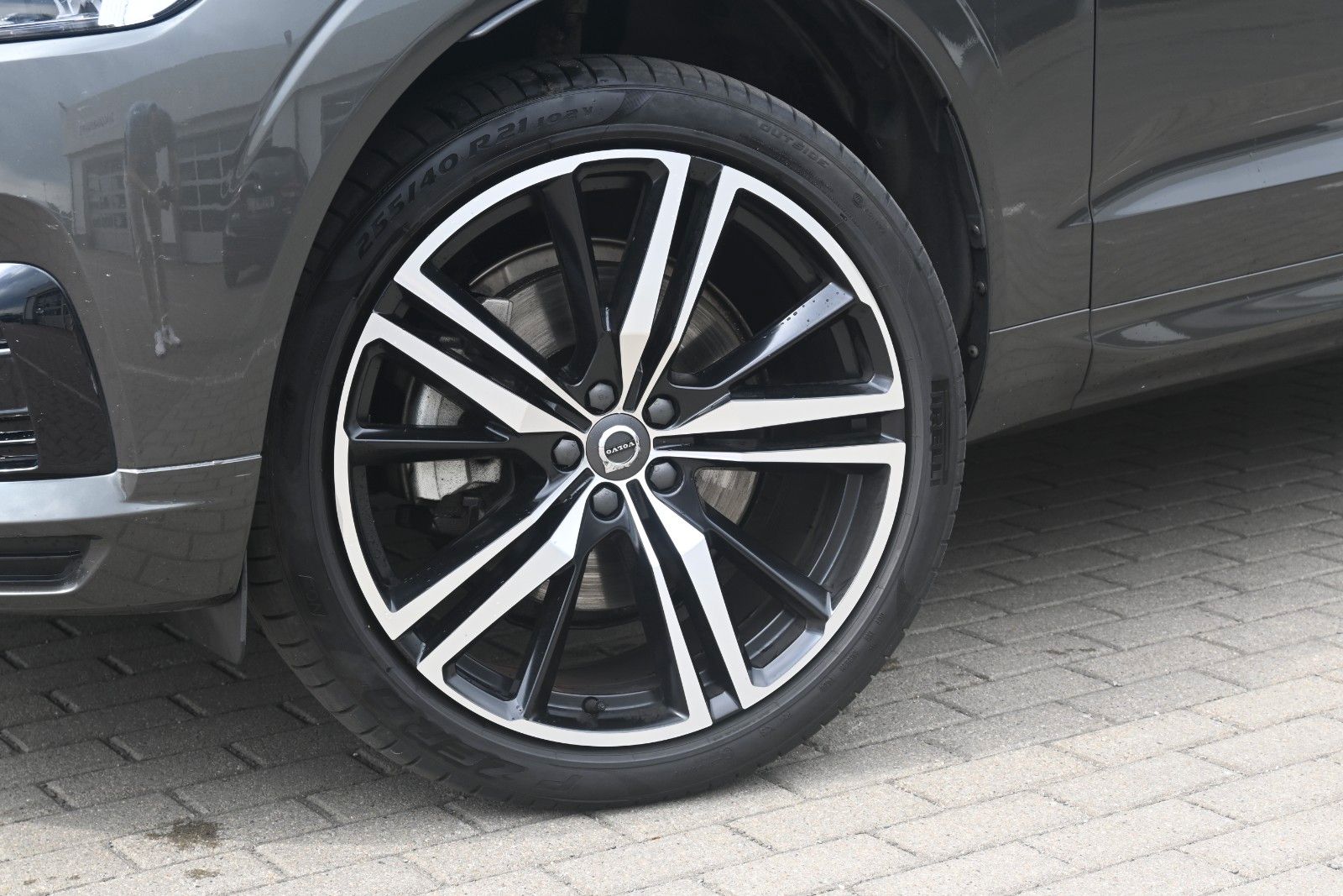 Fahrzeugabbildung Volvo XC60 T8 Twin Engine AWD R-Design*360°*LUFT*ACC