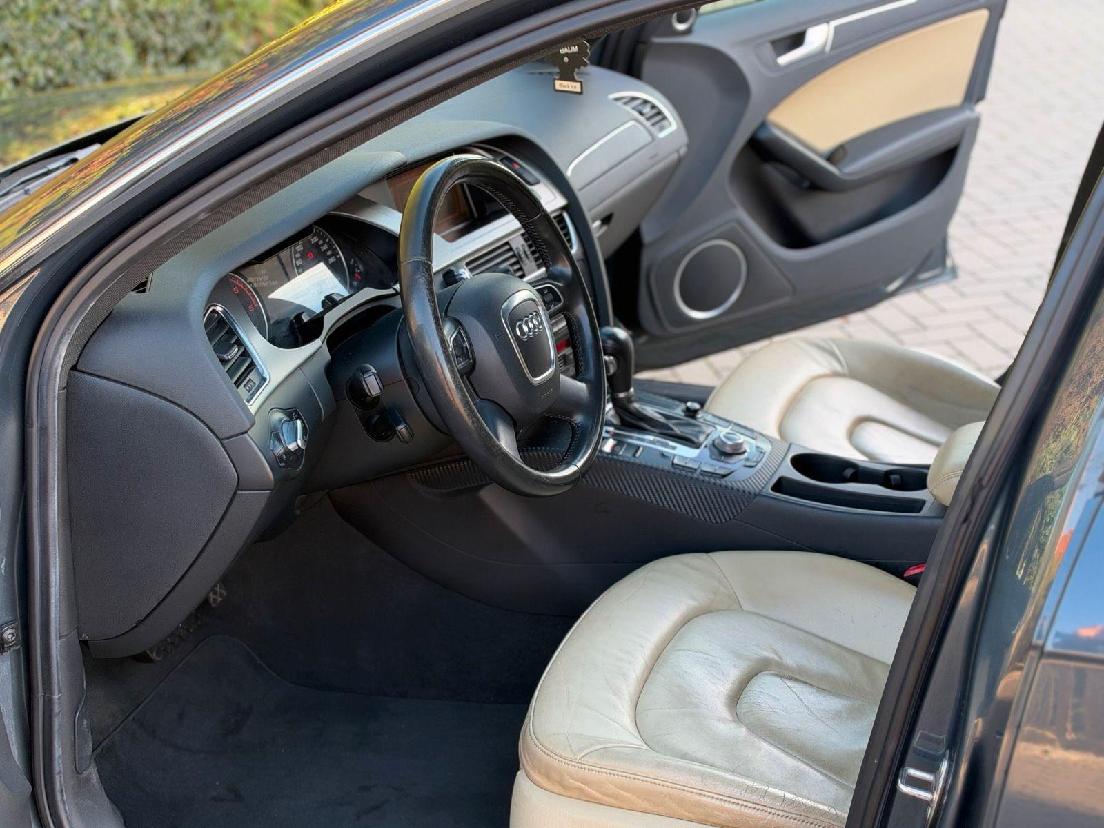 Audi A4 2010 — photo 10