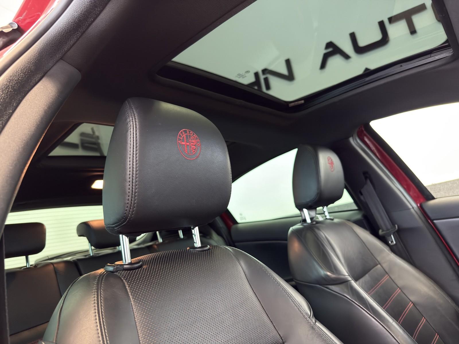 ALFA ROMEO GIULIETTA 1.8 TBI QUADRIFOGLIO VERDE 235ch - INTERIEUR CUIR - TOIT PANORAMIQUE - FREINS BREMBO - PHARES XÉNON