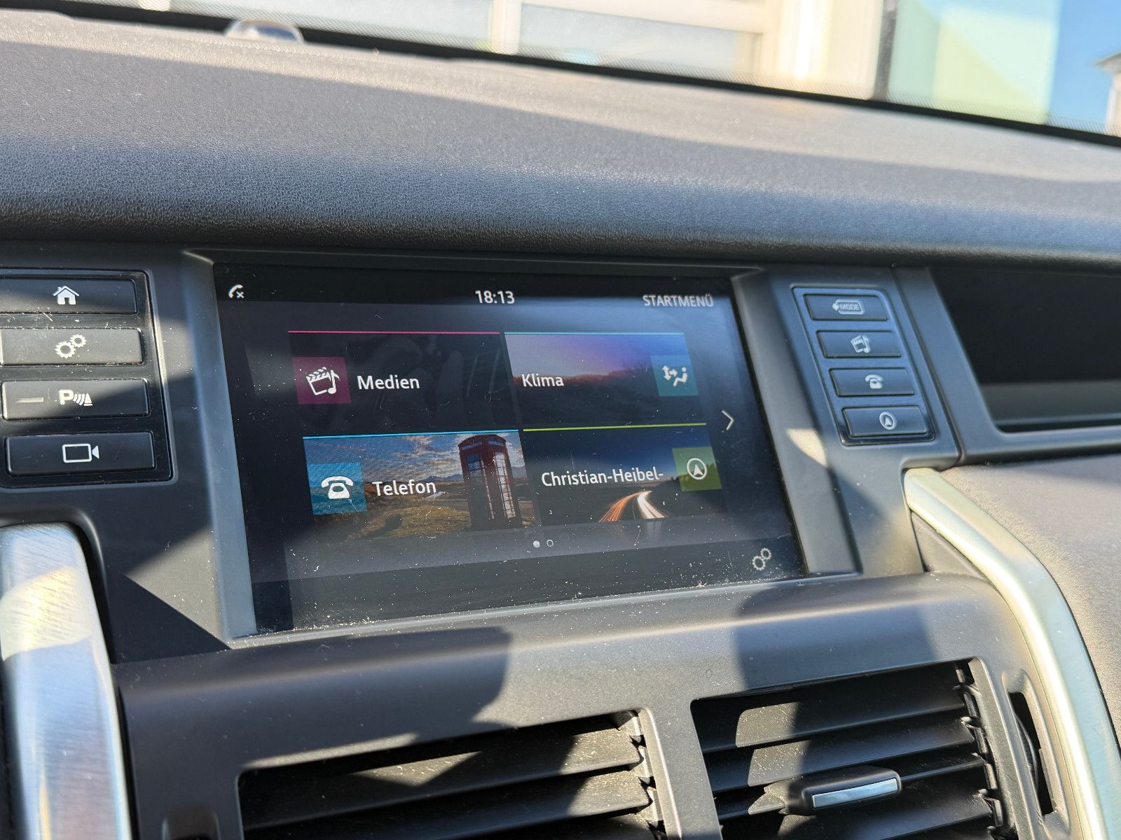 Fahrzeugabbildung Land Rover Discovery Sport SE AWD/PANO/ACC/NAVI/KAMERA/SHZ