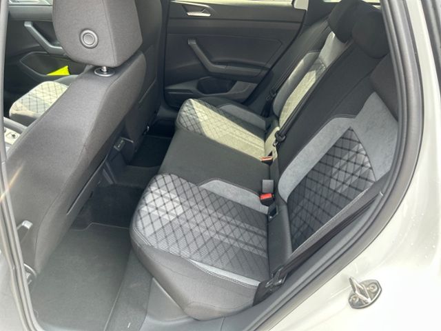 Fahrzeugabbildung Volkswagen Taigo 1.5 TSI R-LINE KAMERA IQ.DRIVE TRAVEL-ASSI