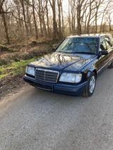 Mercedes-Benz Mercedes W124 E 300TD Kombi - Mercedes-Benz E 300 aus 1993