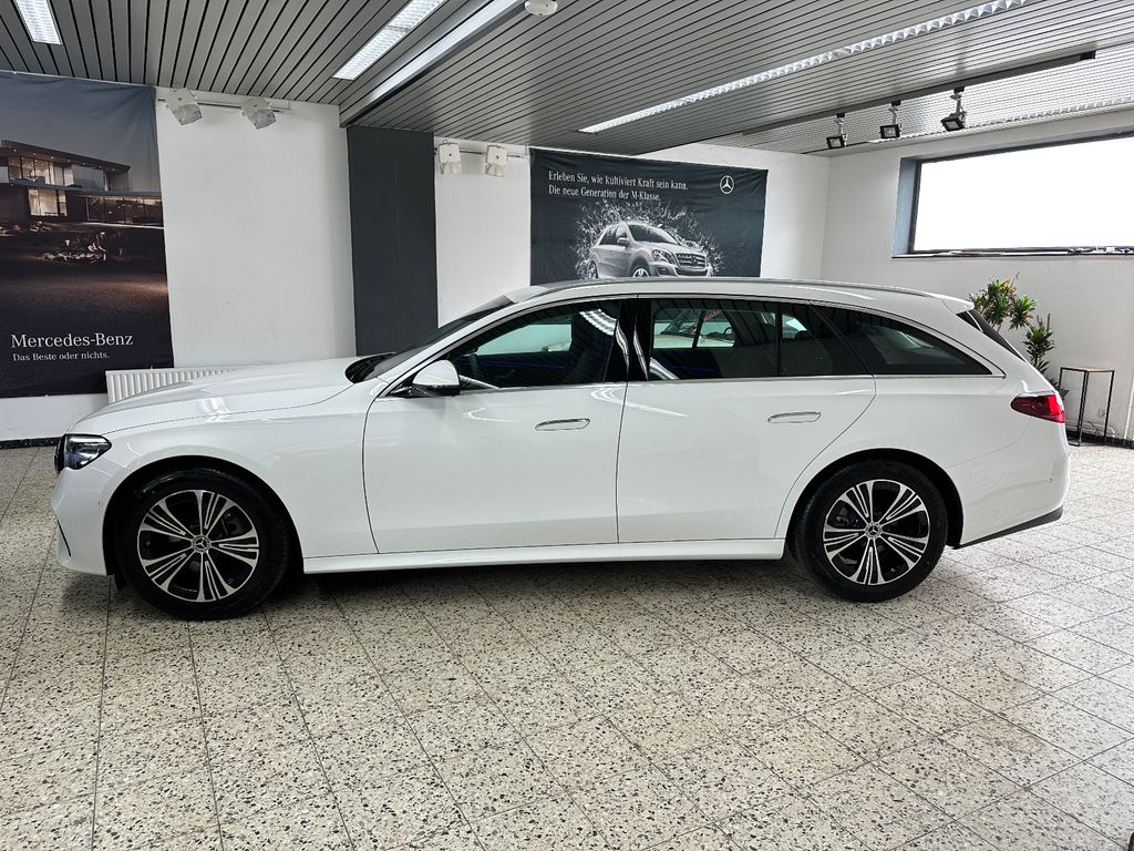 Image of Mercedes-Benz E 220