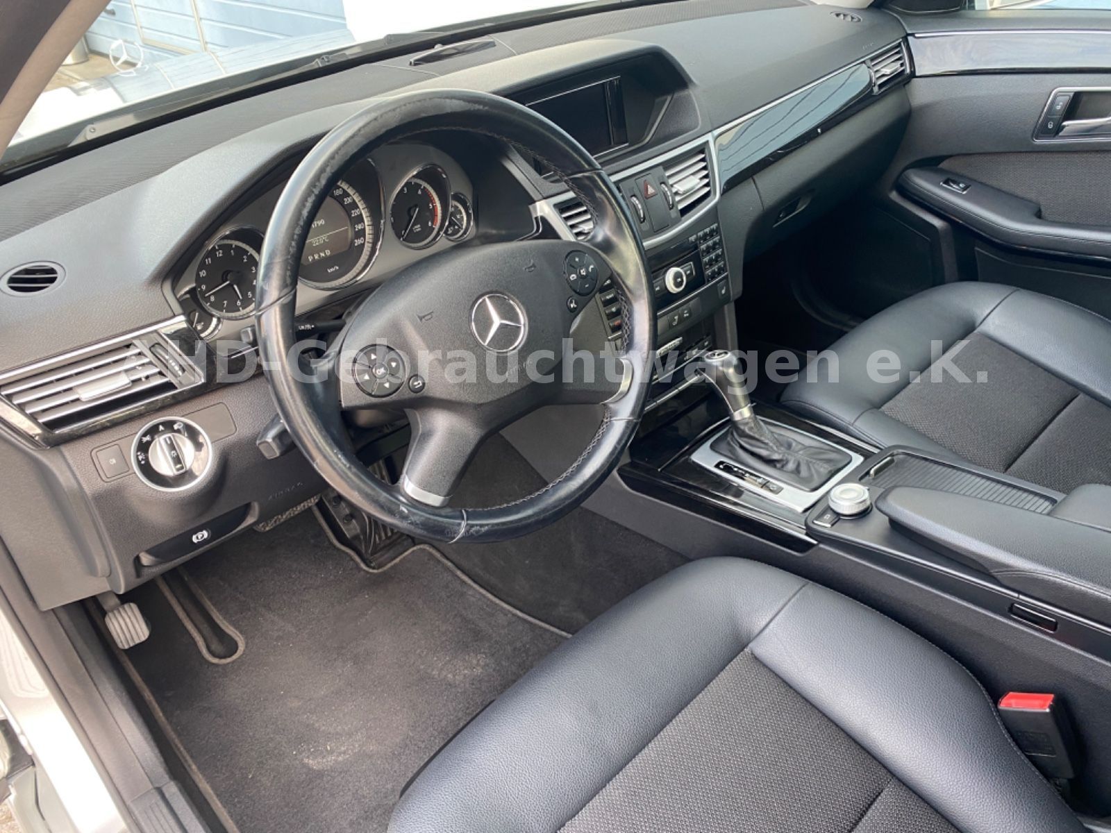 Fahrzeugabbildung Mercedes-Benz E 220 CDI BlueEfficiency  Avantgarde