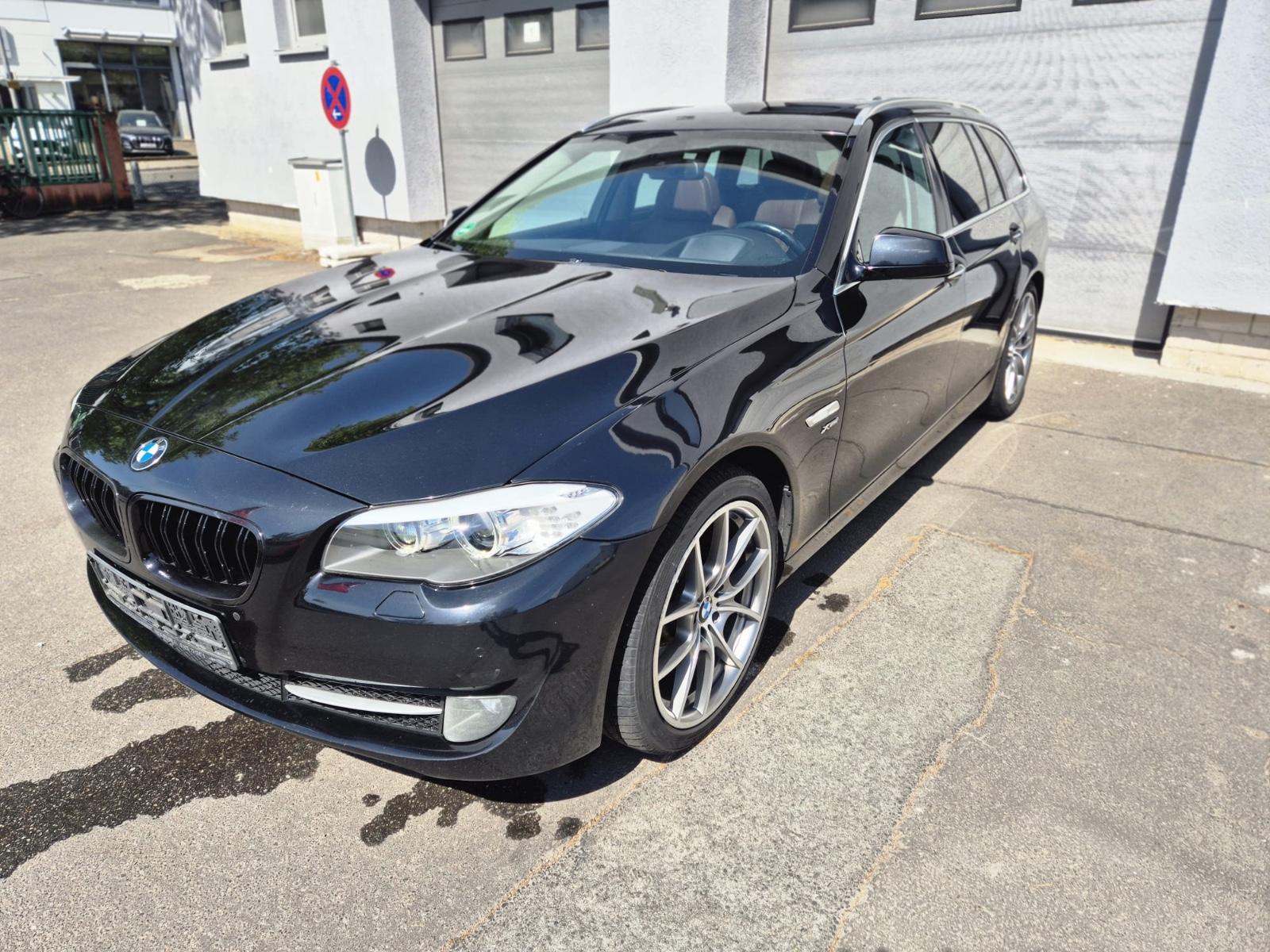 BMW 530 5 Touring 530 d xDrive PANO ALU
