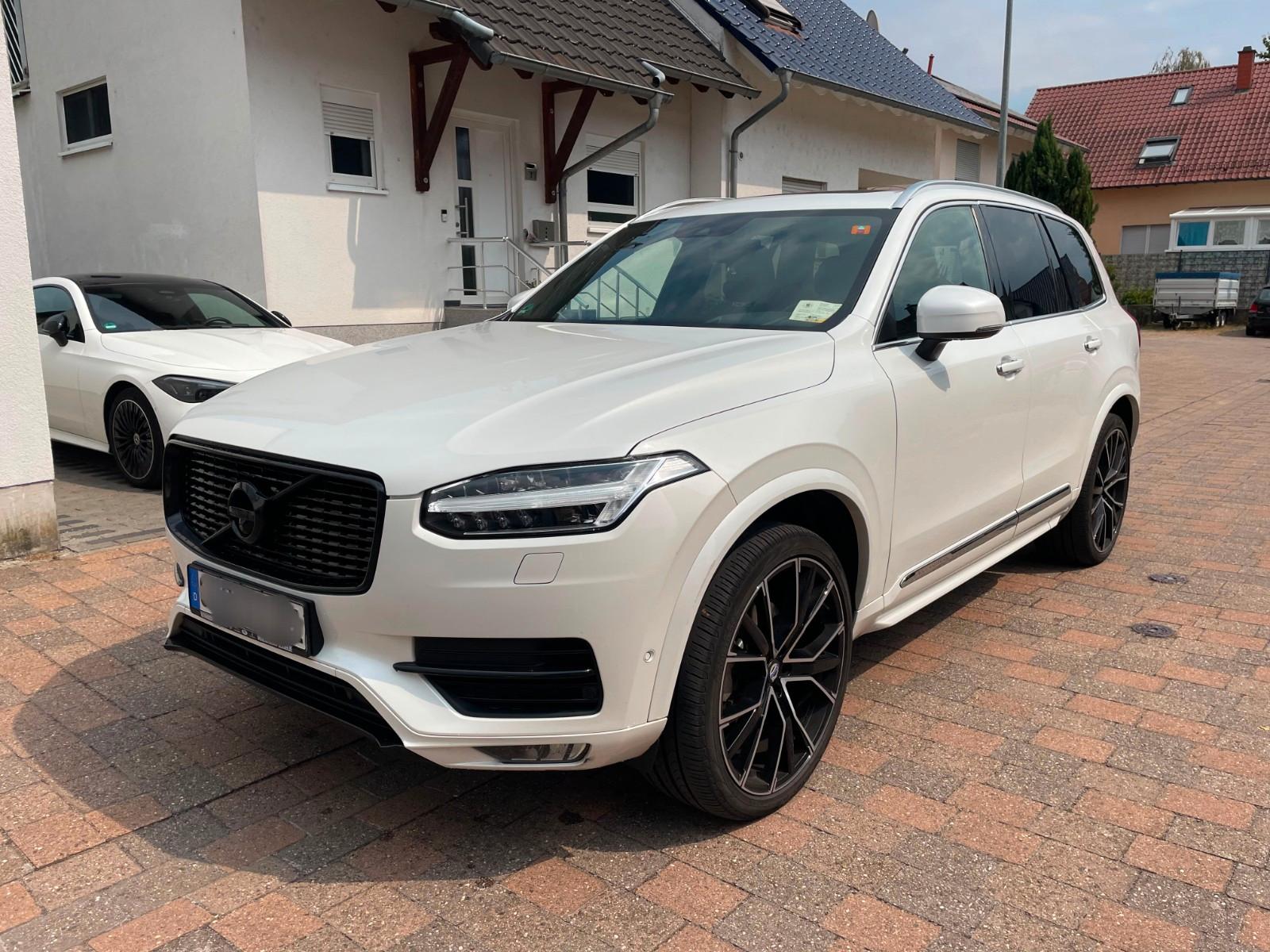 Volvo XC90 PANO-360-HUD-AHK-Pilotassist.. FULL...