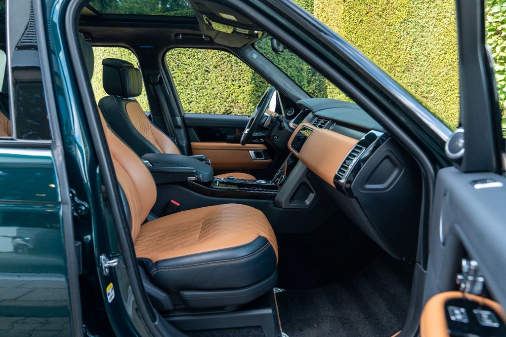 Land Rover RangeRover SV Autobiography Dynamic/ STANDHZG. Land Rover RangeRover SV Autobiography Dynamic/ STANDHZG.