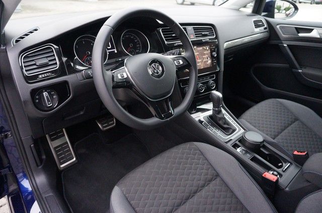 Fahrzeugabbildung Volkswagen Golf VII Variant TDI Join DSG Navi PDC SH LM