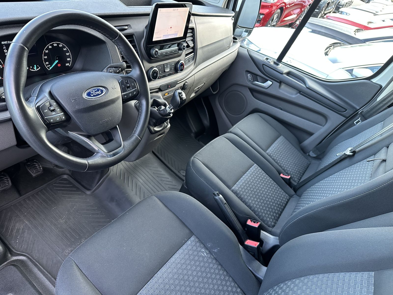 Fahrzeugabbildung Ford Transit Custom 300 L2H1 NAV+SHZ+PP+SORTIMO+KAMER