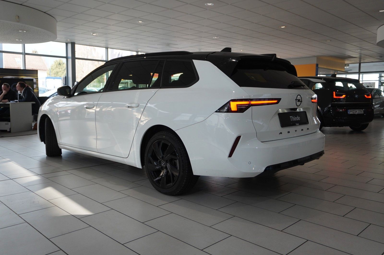 Fahrzeugabbildung Opel Astra L ST 1.2T GS SPORT NAVI/LED/360°/SPORT/DAB