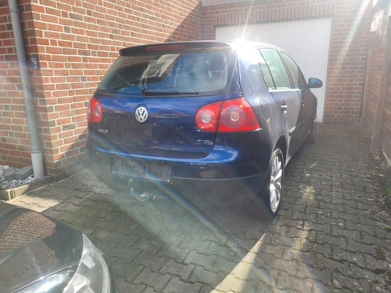 Volkswagen Golf 2004 — engine 1.390 cm³, 75 HP (55kW)