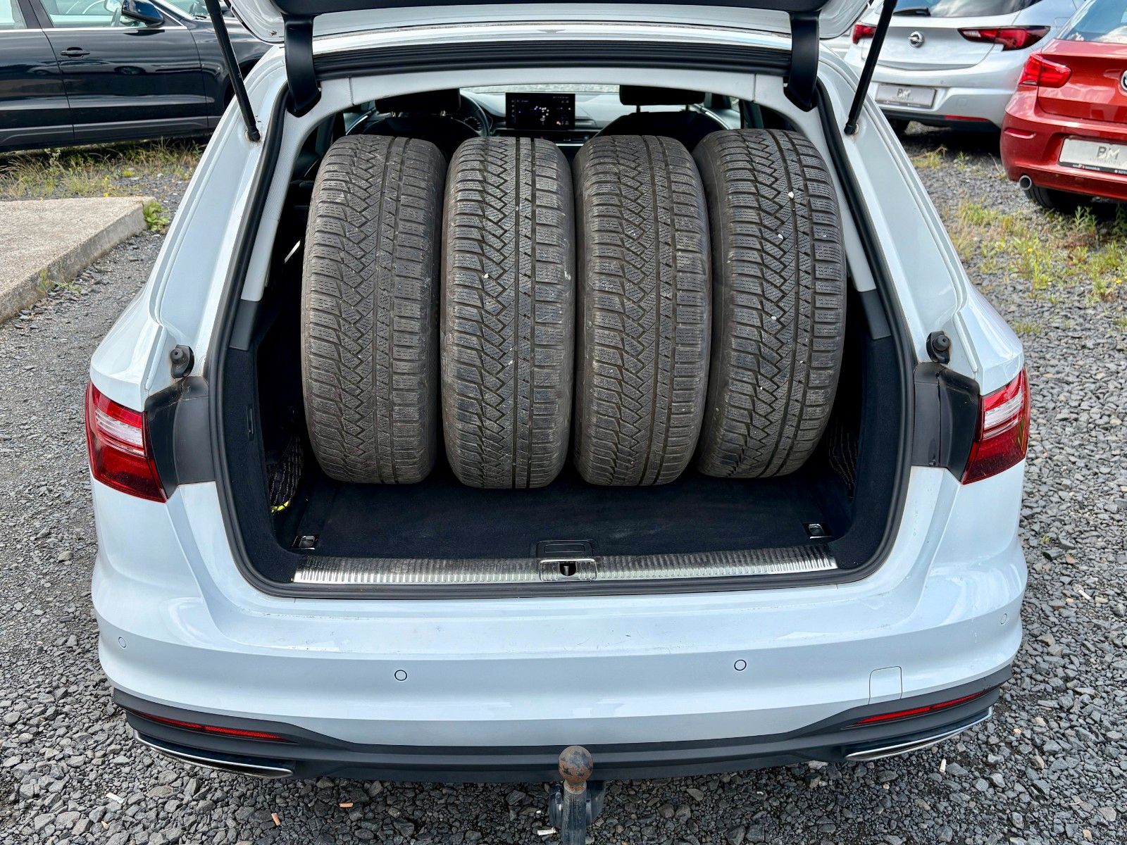 Fahrzeugabbildung Audi A4 Avant 35 TDI basis Navi AHK 1.HAND LED SPORTS