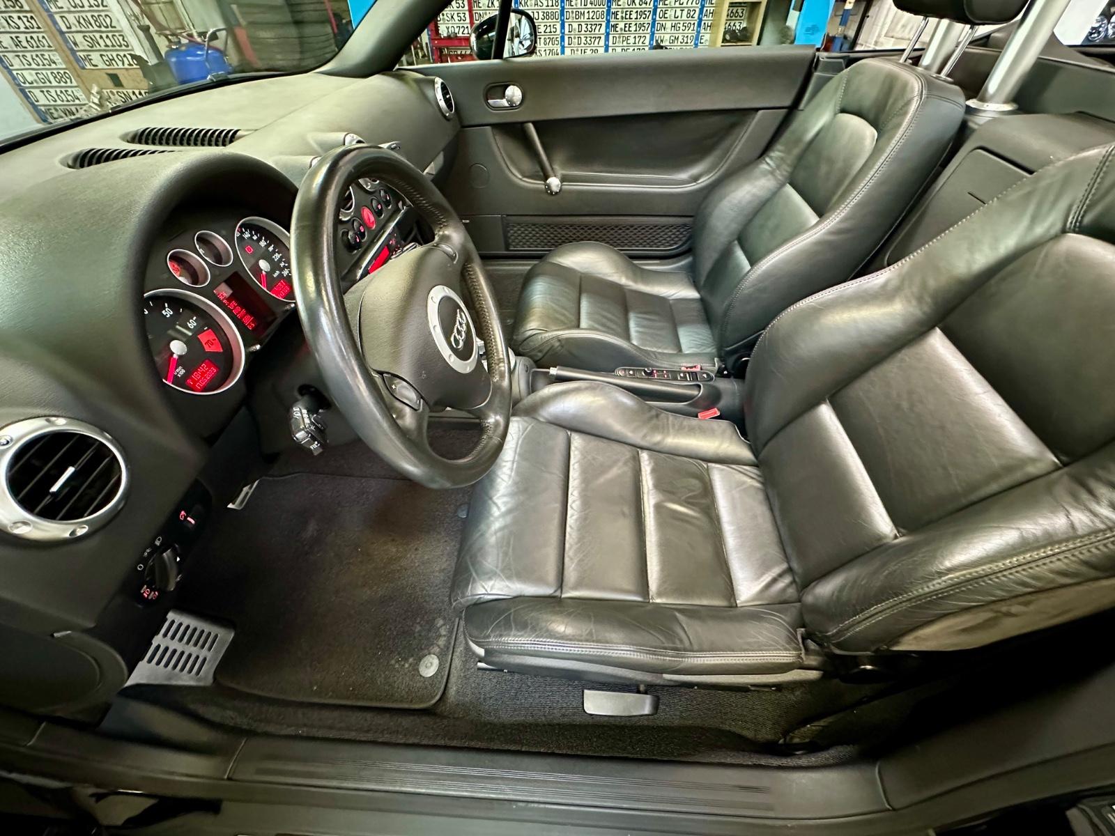 Audi TT Coupe/Roadster 1.8 T Roadster * Vollleder*