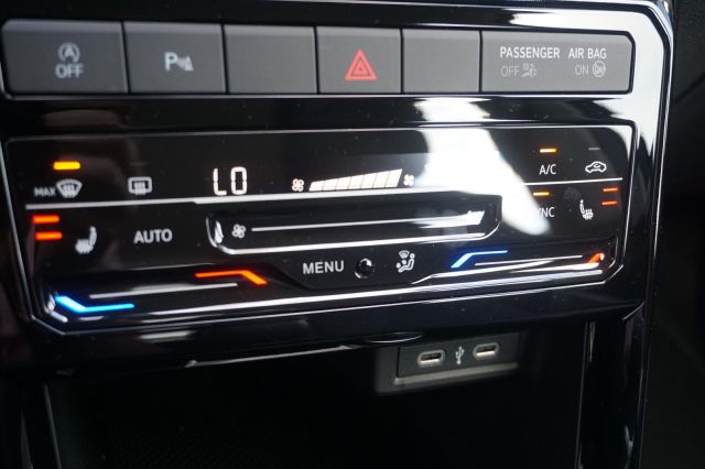 T-Cross 1.0 TSI Style MATRIX 17 ALU RFK SITZHZG.