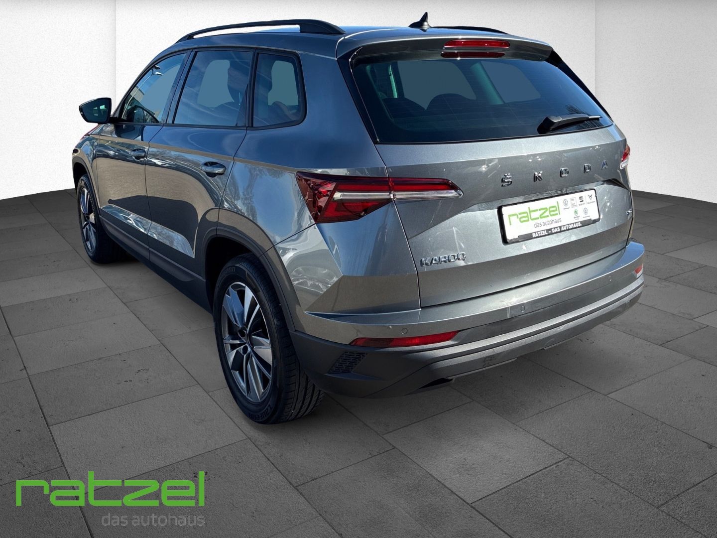 Fahrzeugabbildung SKODA Karoq Tour 4x4 Ambition TDI 2.0 ALLRAD AHK LED N