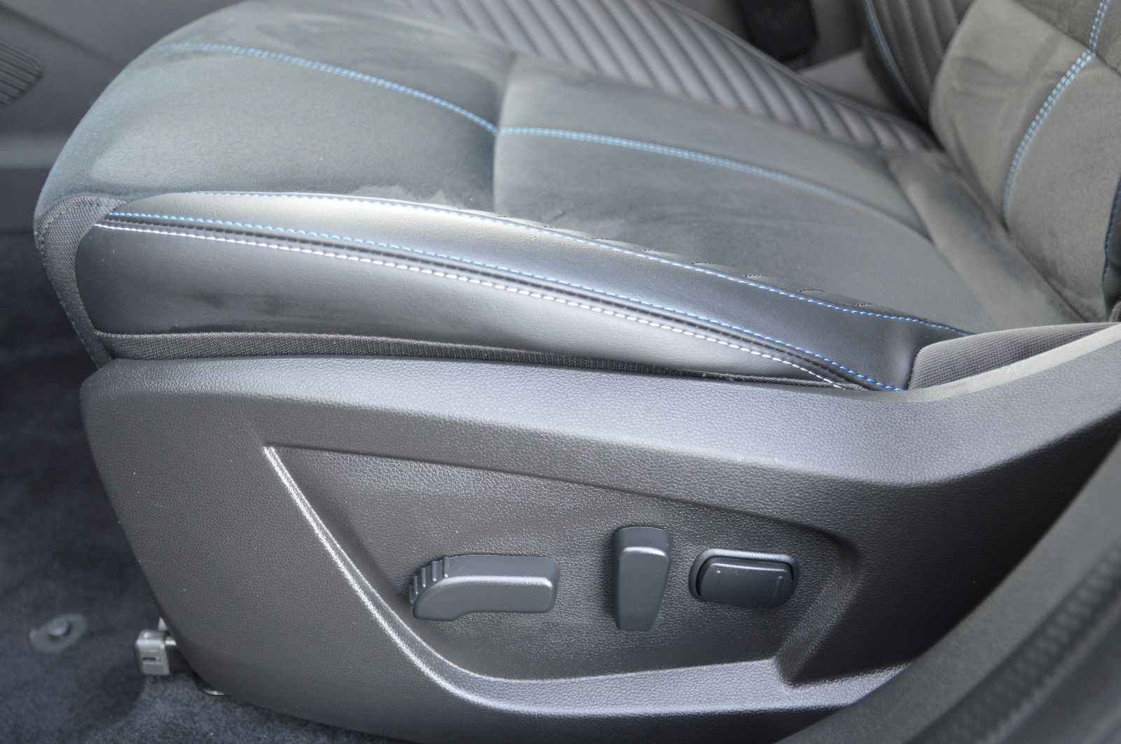 Fahrzeugabbildung Renault Arkana TCe 160 Mild-Hybrid Schiebedach Esprit A