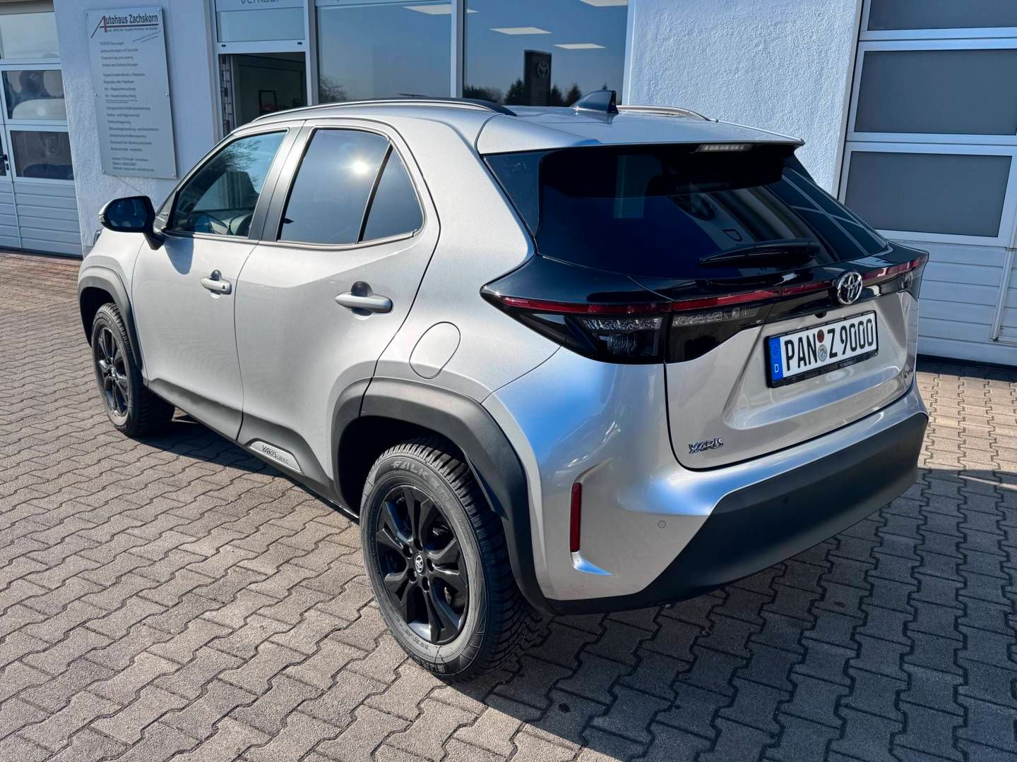 Toyota Yaris Cross 1,5 Hybrid Teamplayer Winter-P + Saf imagem 3