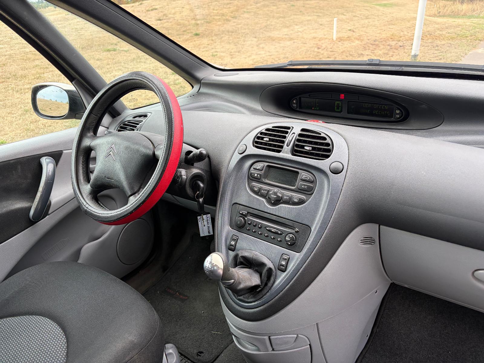 Citroën Xsara Picasso 1.6 16V Confort*KLIMAAUTO*AHK*TÜV*