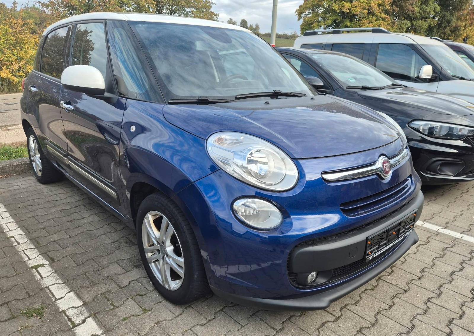 Fiat 500L Lounge blau