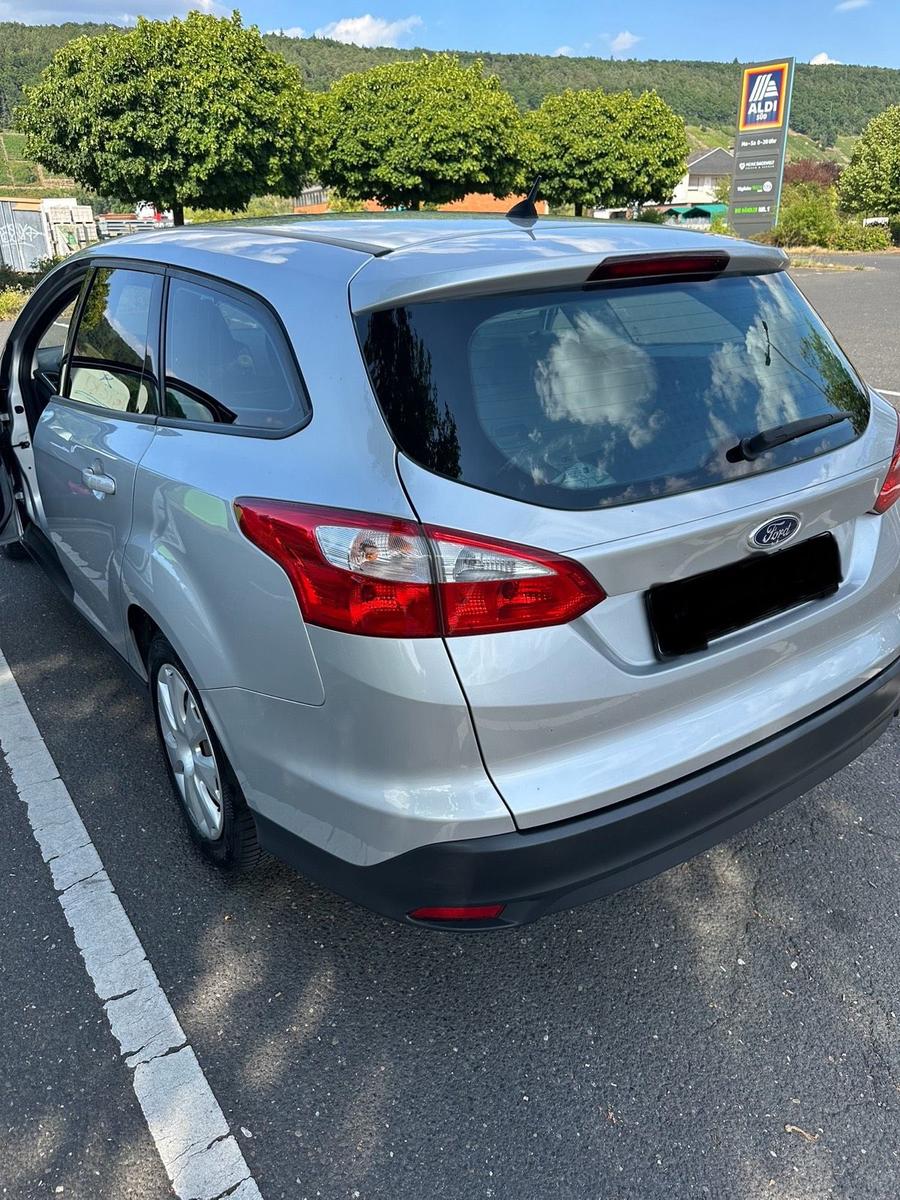 Ford Focus 2012 — photo 15