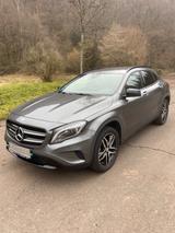 Mercedes-Benz GLA 200 - TÜV Neu - 8 Fach bereift