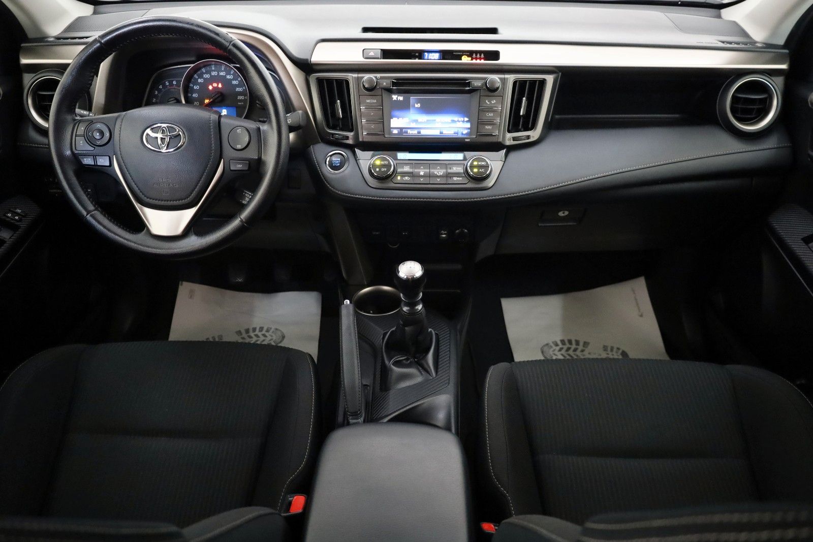 Fahrzeugabbildung Toyota RAV4 Edition 4x4, Kamera, SH, PDC, AHK, SR+WR