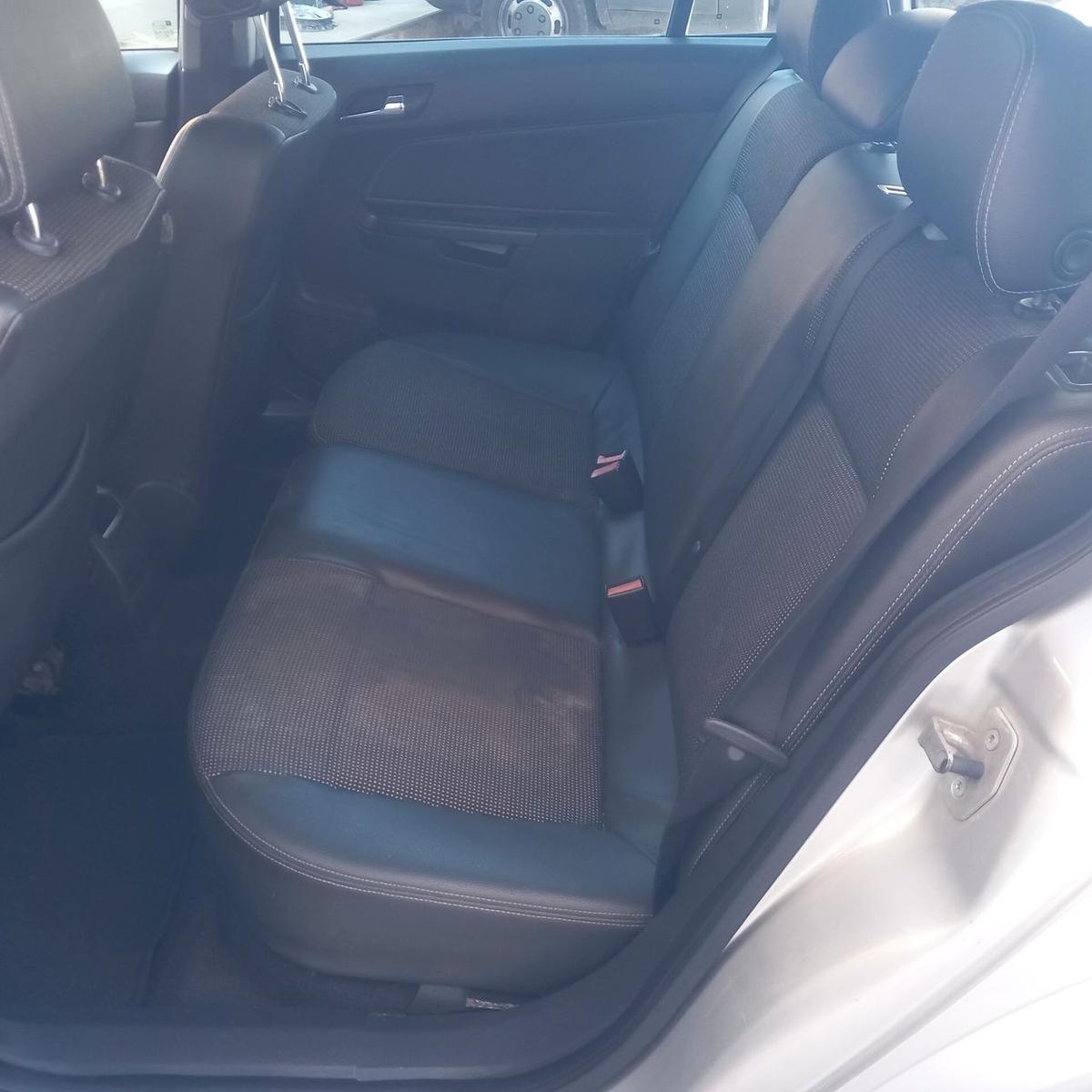 Opel Astra 2005 — photo 11