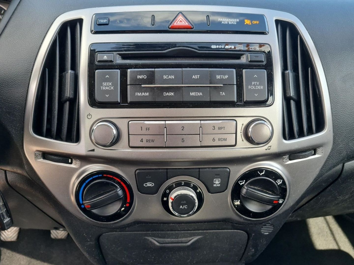 Fahrzeugabbildung Hyundai i20 5 STAR EDITION 1.2 GOLD KLIMA+HU/AU+SERVICE