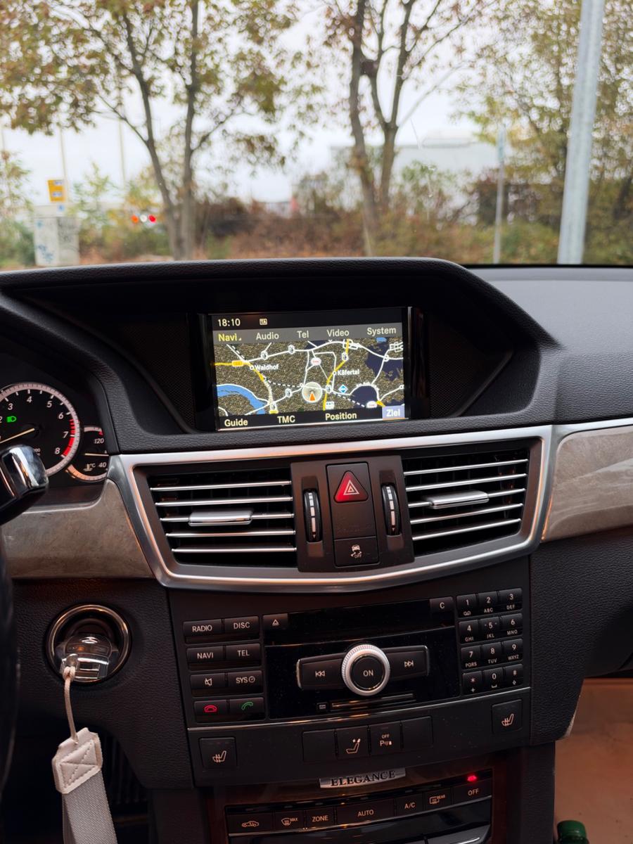 Mercedes-Benz E350 2011 — photo 9