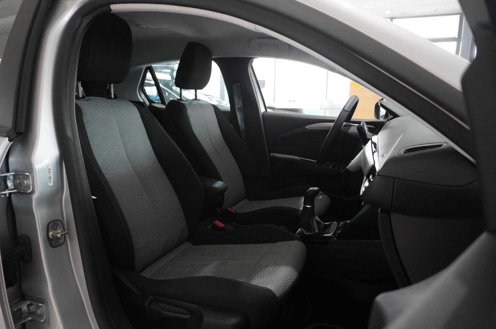 Fahrzeugabbildung Opel Corsa F 1.2 FACELIFT NAVI/LED/KAMERA/VIRTU./DAB+