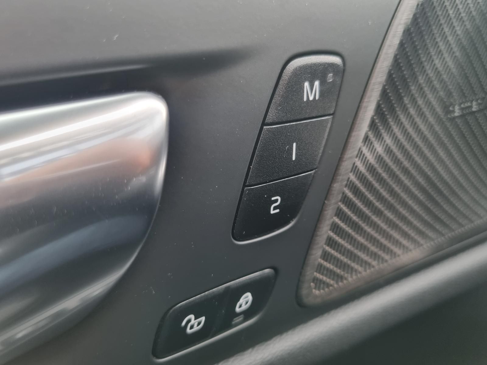 Fahrzeugabbildung Volvo V60 B4 Diesel Plus Dark 'Standheizung'