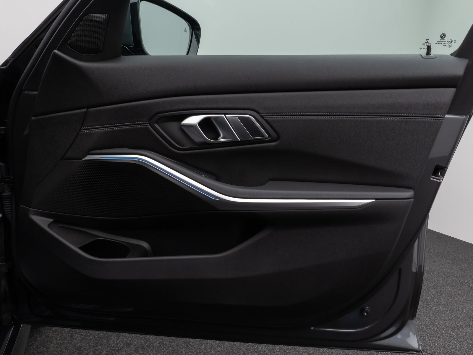 Fahrzeugabbildung BMW 330e xD M Sport Laser Glasdach PDC HUD DAB HiFi