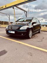 Mercedes-Benz Mercedes B klasse 200 - gebrauchte Mercedes-Benz E 200 aus dem Jahr 2006