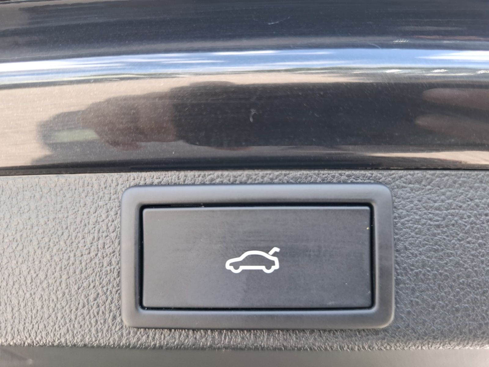 Fahrzeugabbildung SKODA Octavia 1.5 eTSI DSG Selection LED*AHK*5J-Gar.