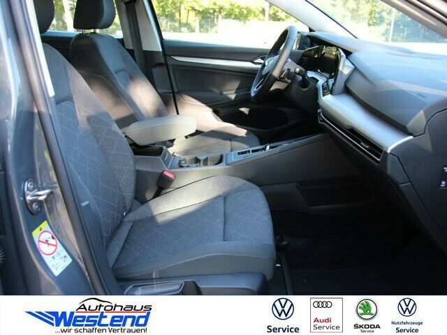 Fahrzeugabbildung Volkswagen Golf Var. Life 1.5l TSI 96kW DSG LED Navi Klima