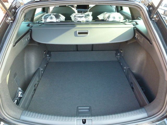 Fahrzeugabbildung SEAT Leon Sportstourer FR 2.0 TDI DSG + Panorama