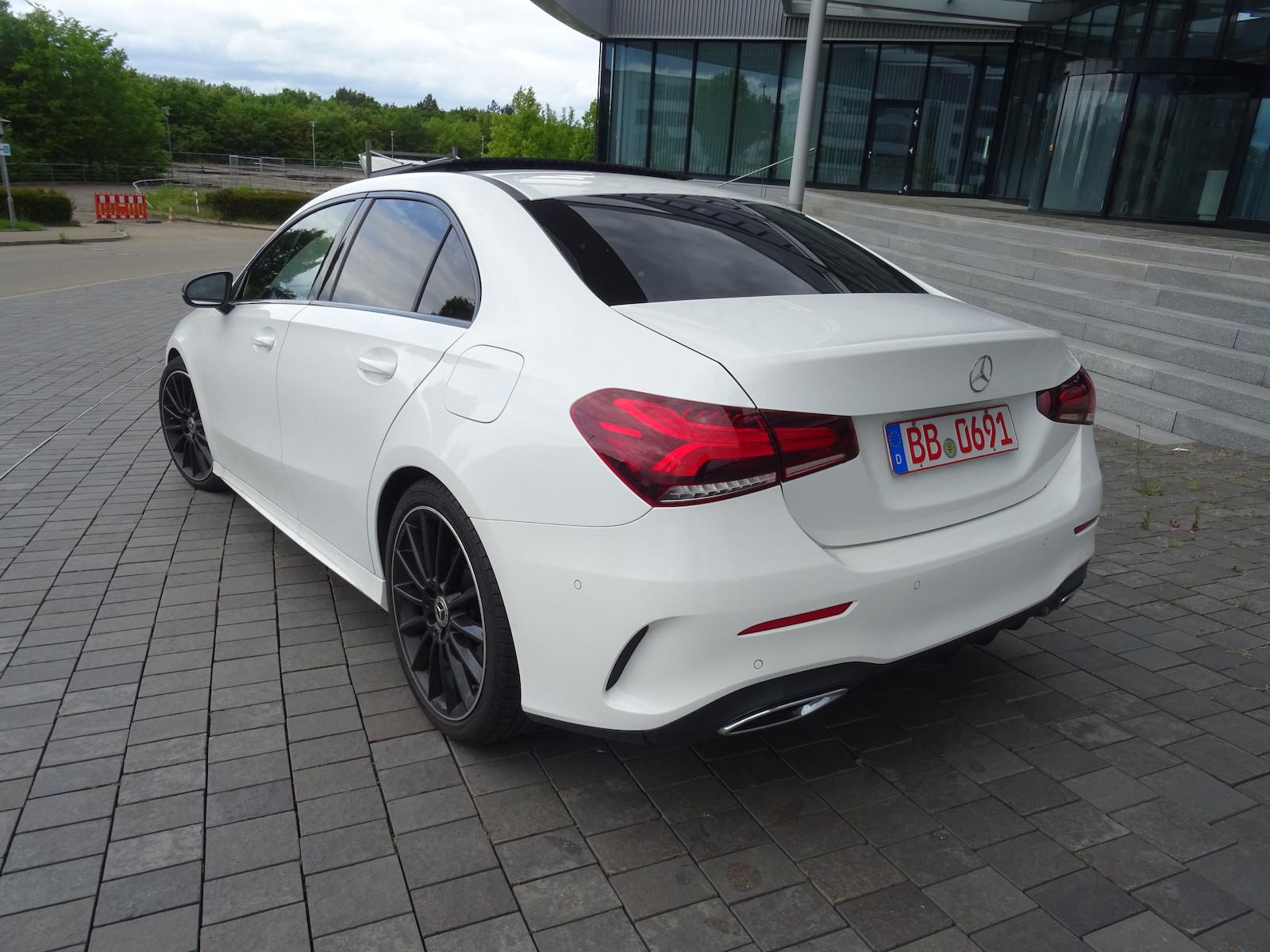 Mercedes-Benz A 200 AMG Panorama/Distronic/Nightpaket