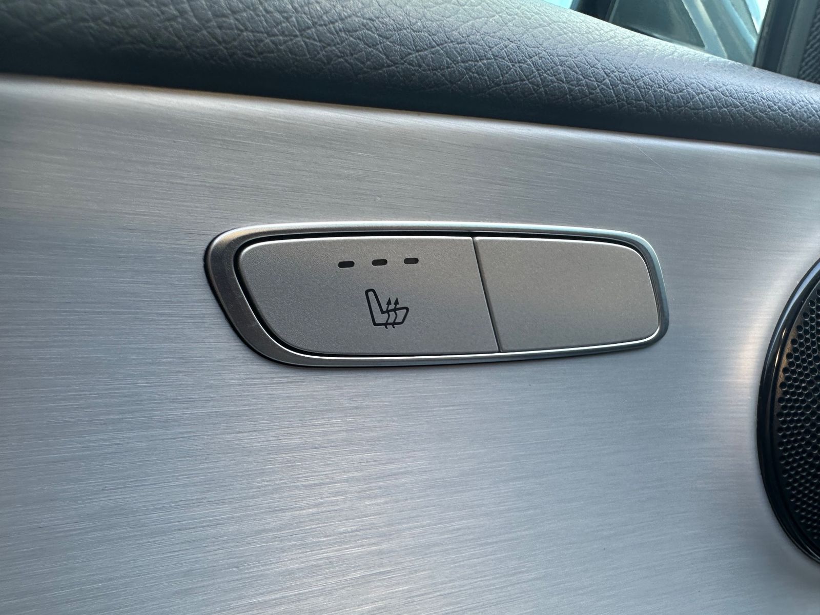 Fahrzeugabbildung Mercedes-Benz E 220 d T 4Matic Avantgarde NAV+LED+WIDESCEEN
