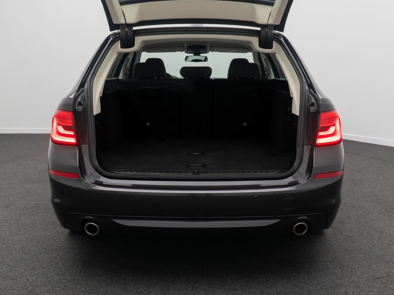 Fahrzeugabbildung BMW 520d Kamera HUD Alarm Geschwindig Sport 18Zoll