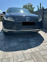 Volkswagen Touareg 3.0 V6 TDI / Executive/ R-line/ Voll - Volkswagen Touareg: Executive